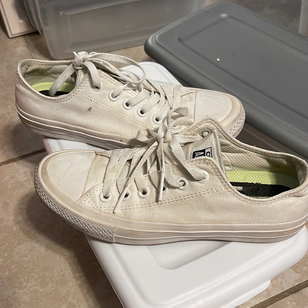 all white converse size 5 in mens , 7 in womens